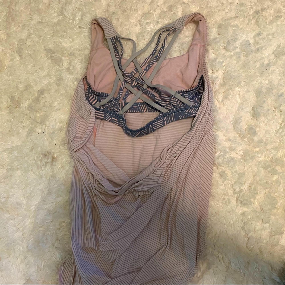 Lululemon tank size 8!💗